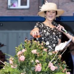 'What A Wonderful World'™ Rosa X 'What A Wonderful World'™ (Buketrose) A-Kvalitet,- Barrods Roser Min. 3 Grene -GrønGlæde Salgsbutik p34759 51682 rosa x what a wonderful world buketrose b801